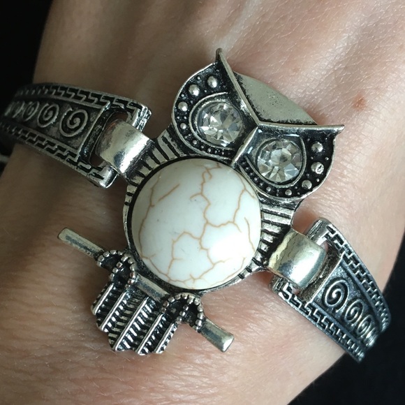 Faux White Turquoise Silver Tone Owl Bracelet - Picture 2 of 9